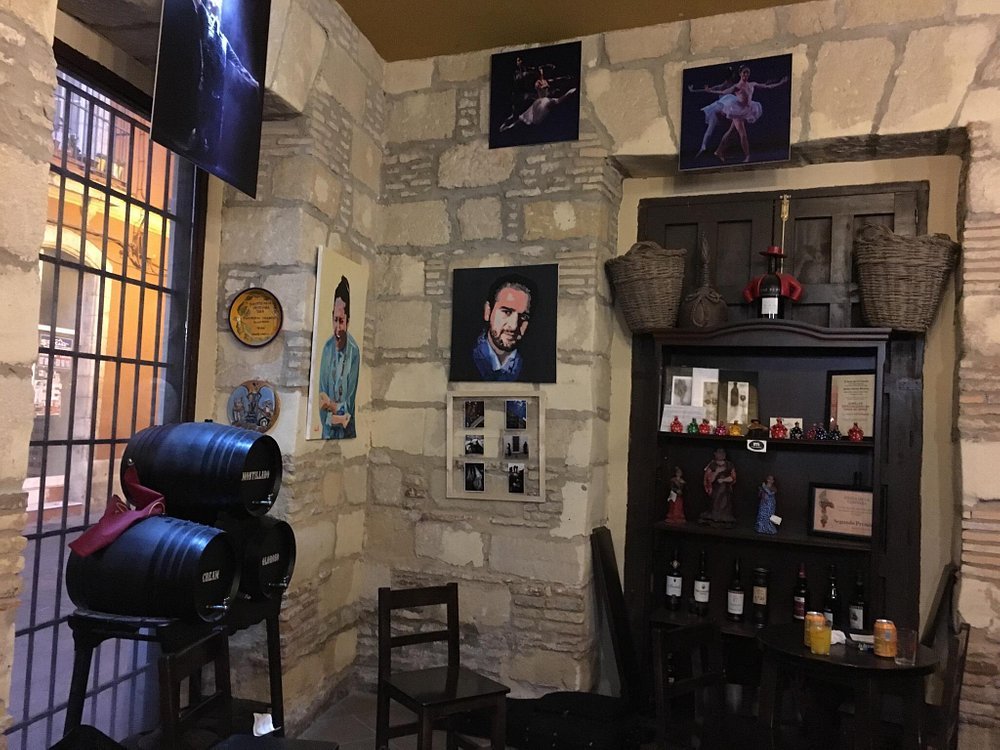 Tabanco El Guitarrón de San Pedro (Jerez): vino y flamenco